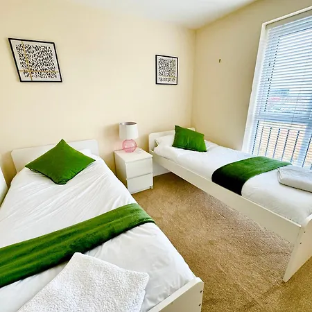 Modern 2-bedroom Daire Bristol
