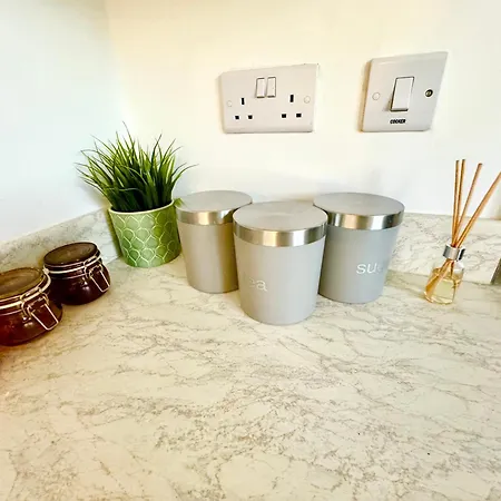 Modern 2-bedroom شقة