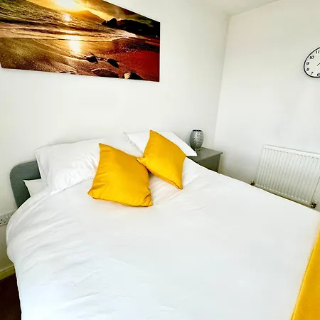 Modern 2-bedroom شقة *