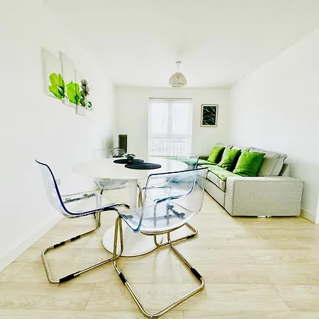 Modern 2-bedroom