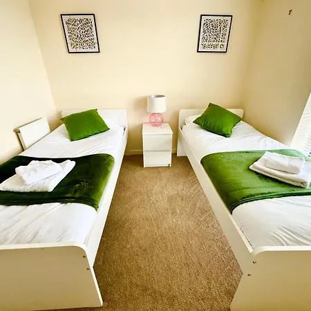 Modern 2-bedroom Bristol