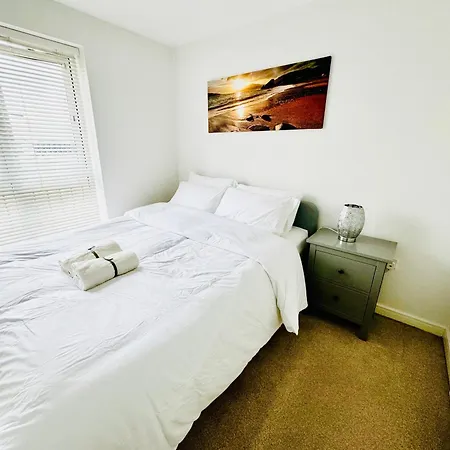 Modern 2-bedroom