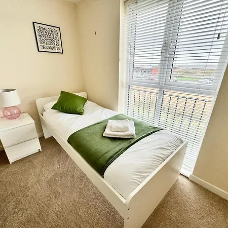 Modern 2-bedroom アパート