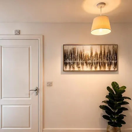 Modern 2-bedroom