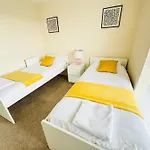 Modern 2-bedroom شقة