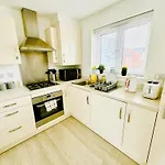 Modern 2-bedroom شقة بريستول