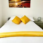 Апартаменти Modern 2-bedroom Бристоль