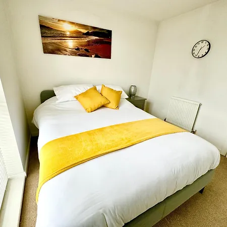 Modern 2-bedroom *